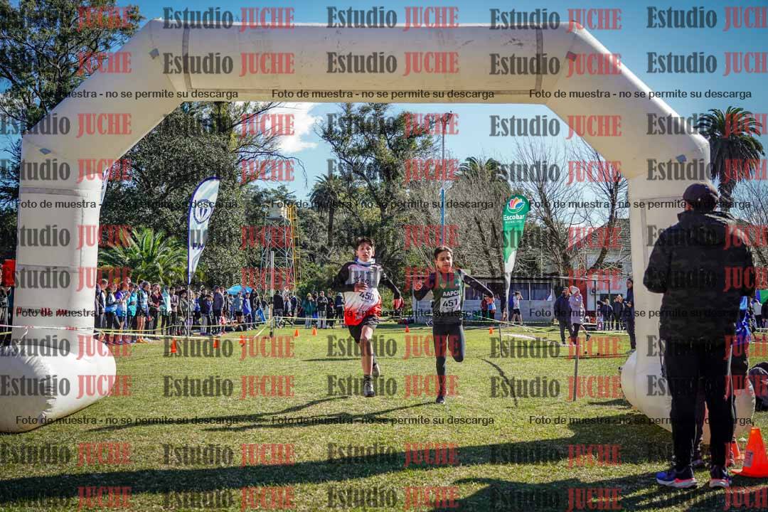 Fotos de la llegada del cross de 2000 m