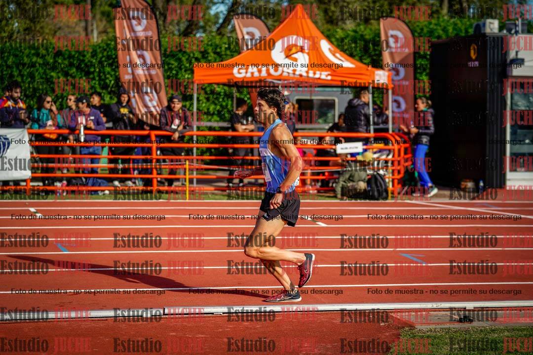 Fotos de los 3000 m con obstáculos de varones