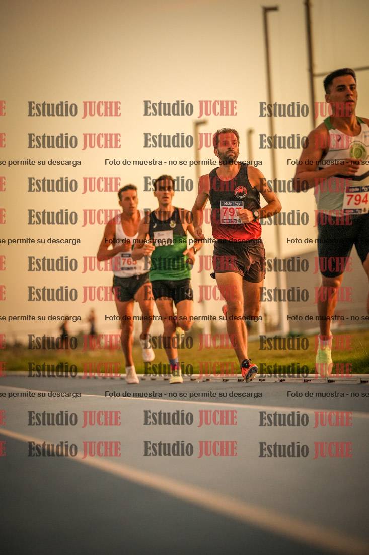 Fotos de los 3000 m llanos de varones