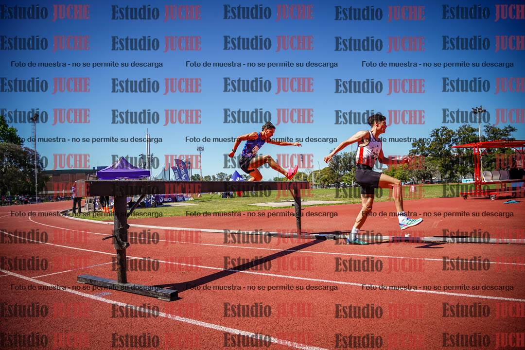 Fotos de los 3000 m con obstáculos de varones