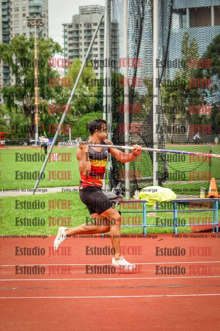 Fotos del salto con garrocha de varones - decatlón 8