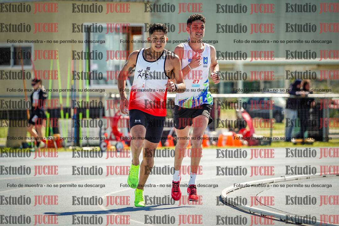 Fotos de los 5000 m llanos de mujeres y varones