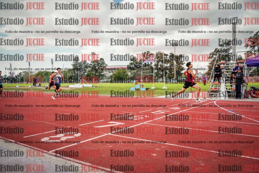 Fotos de los 400 m llanos de varones