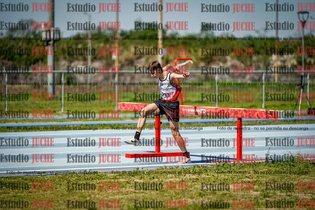 Fotos de los 2000 m con obstáculos de varones