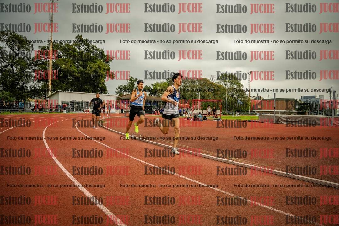 Fotos de los 800 m llanos de varones