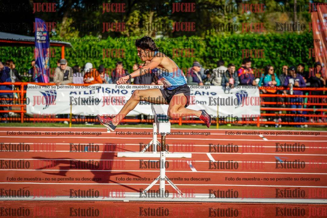 Fotos de los 3000 m con obstáculos de varones