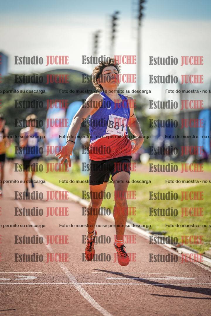 Fotos de los 800 m llanos de varones