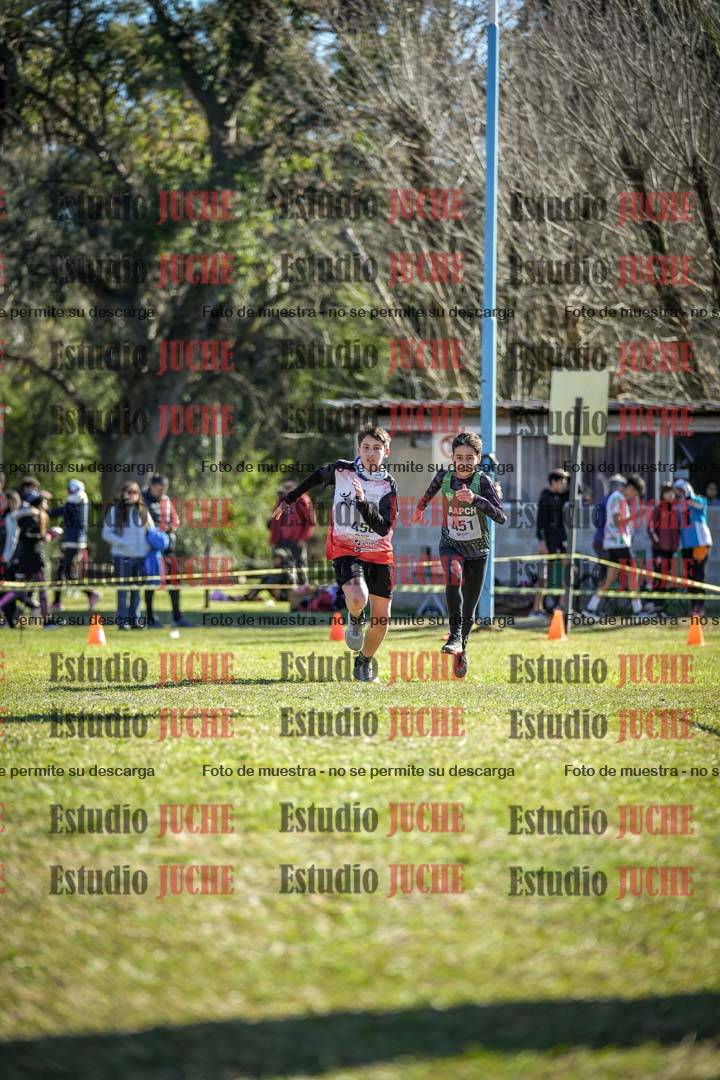 Fotos de la llegada del cross de 2000 m