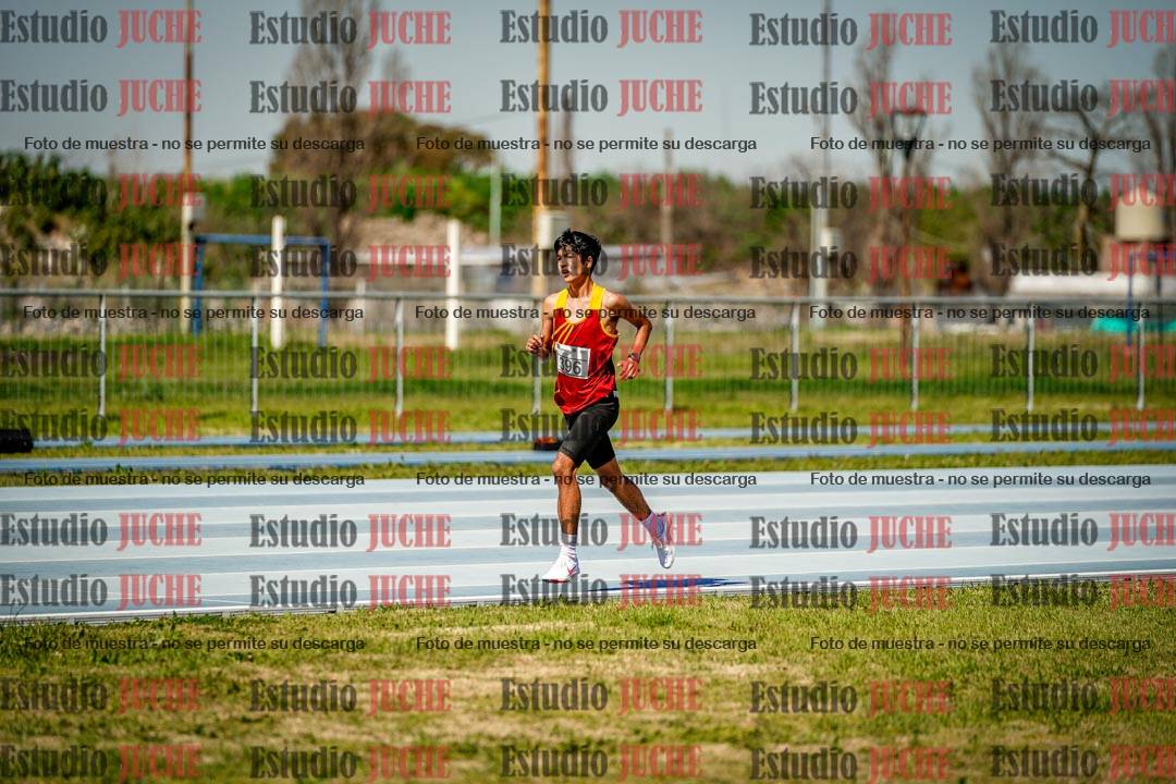Fotos de los 2000 m con obstáculos de varones