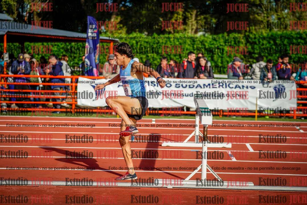 Fotos de los 3000 m con obstáculos de varones