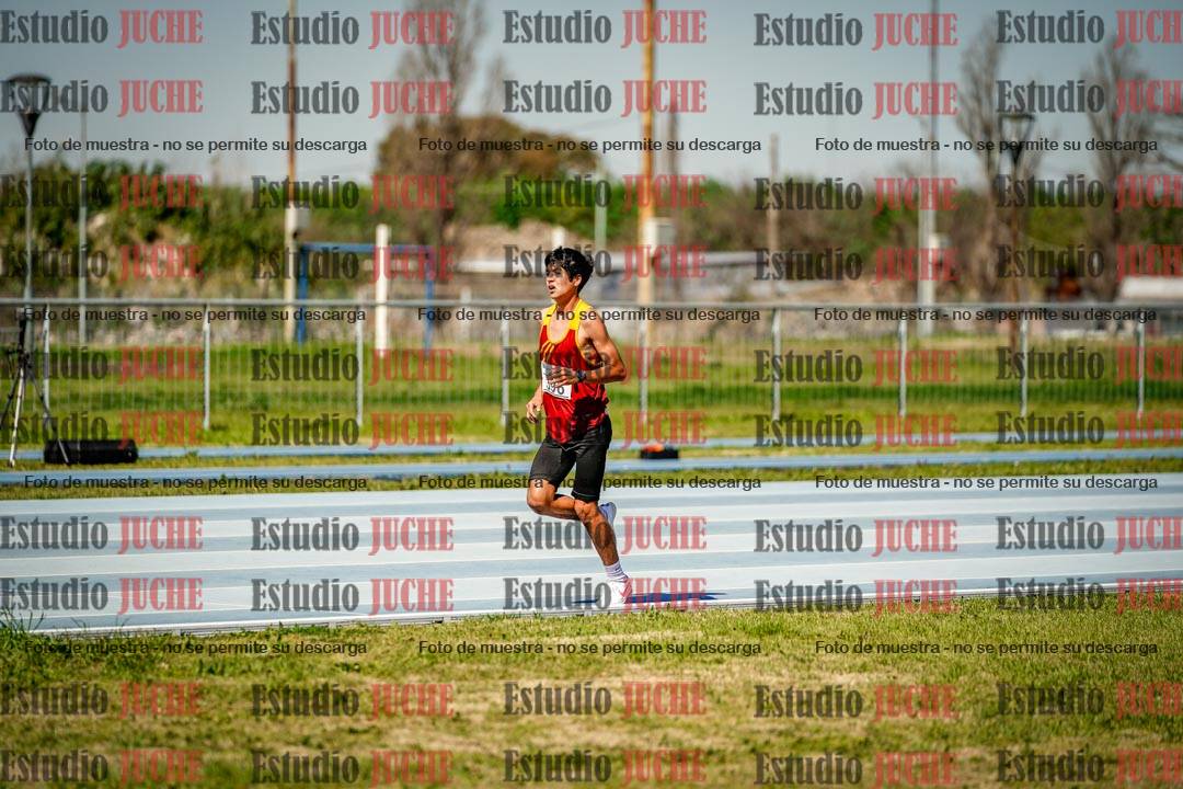 Fotos de los 2000 m con obstáculos de varones