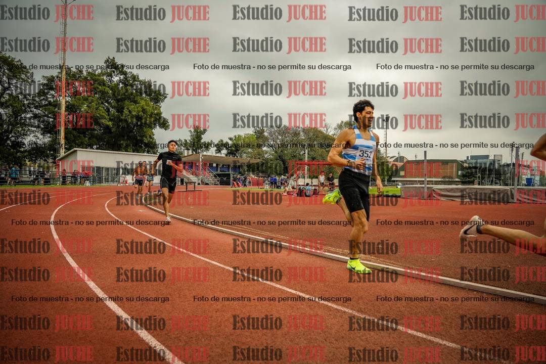 Fotos de los 800 m llanos de varones