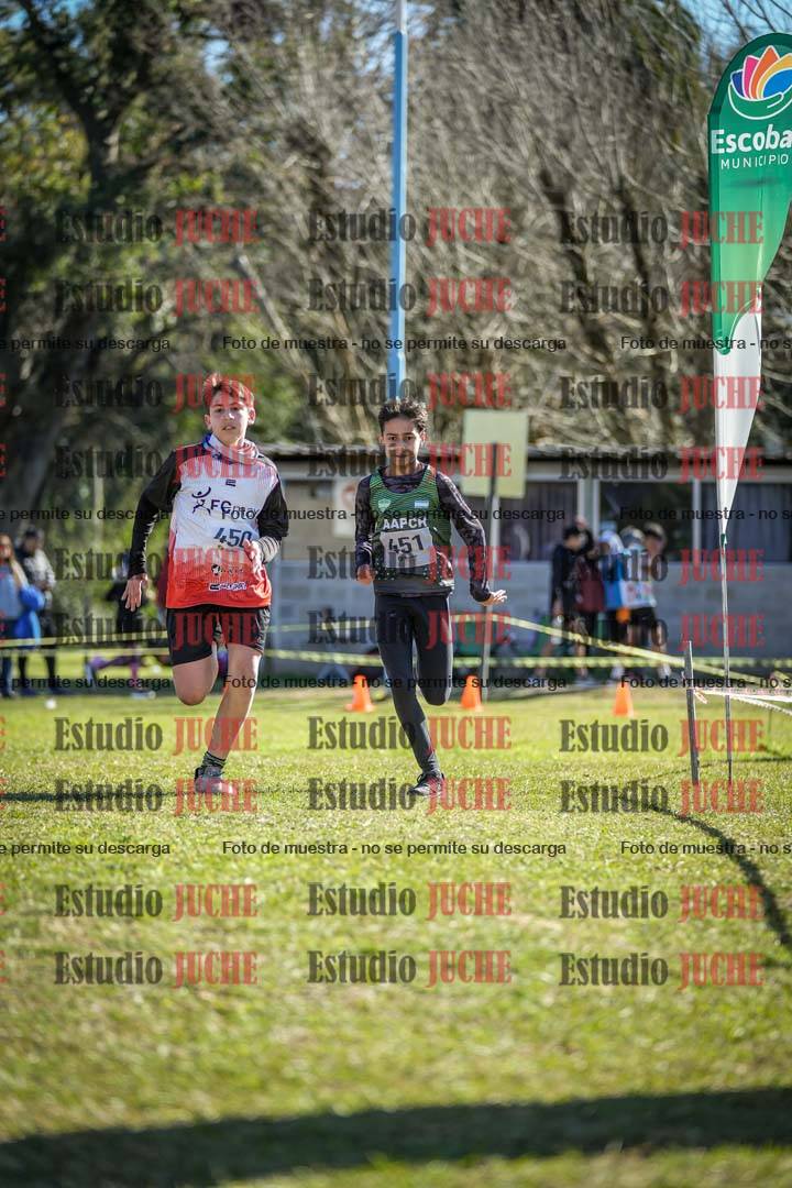 Fotos de la llegada del cross de 2000 m
