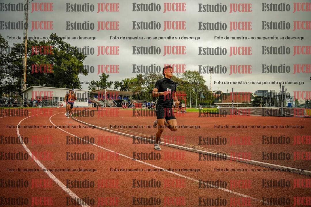 Fotos de los 800 m llanos de varones