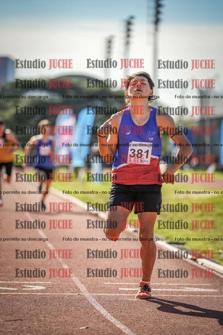 Fotos de los 800 m llanos de varones