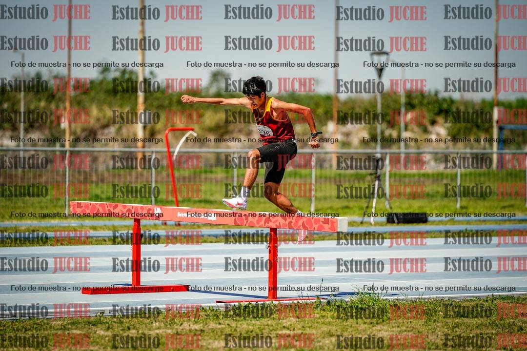 Fotos de los 2000 m con obstáculos de varones