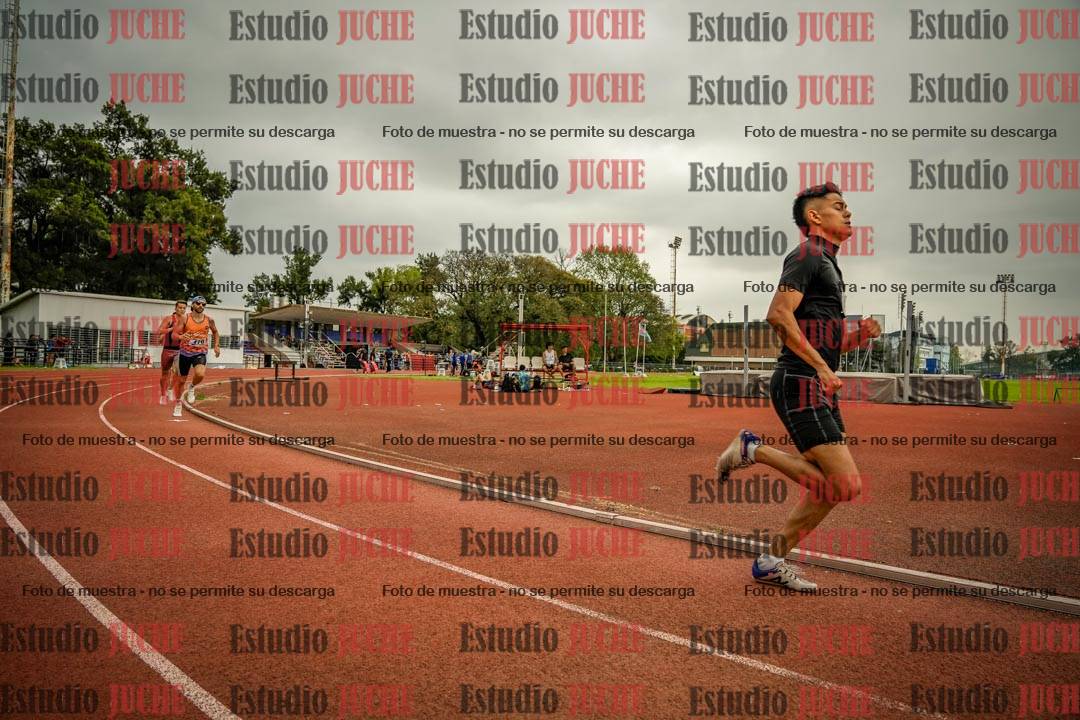 Fotos de los 800 m llanos de varones