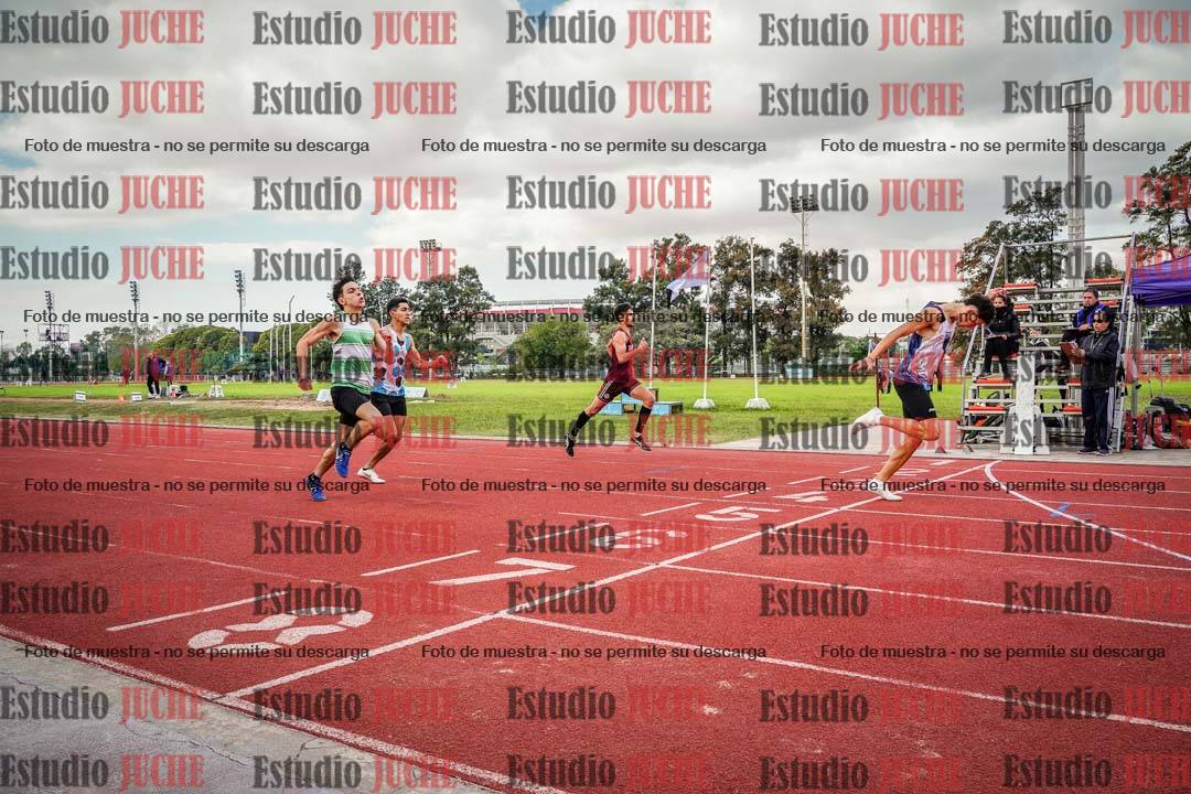 Fotos de los 400 m llanos de varones