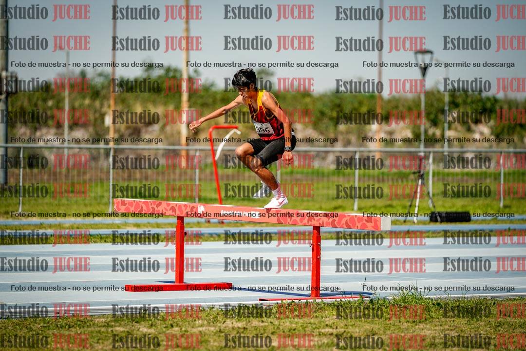 Fotos de los 2000 m con obstáculos de varones