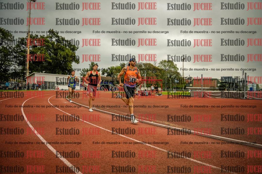 Fotos de los 800 m llanos de varones