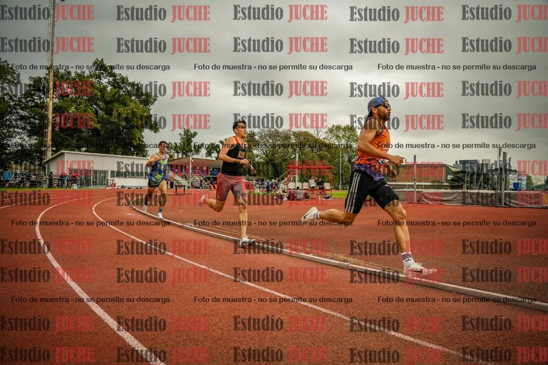 Fotos de los 800 m llanos de varones