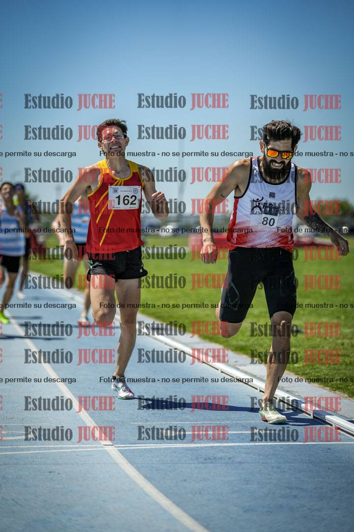 Fotos de los 800 m llanos de varones