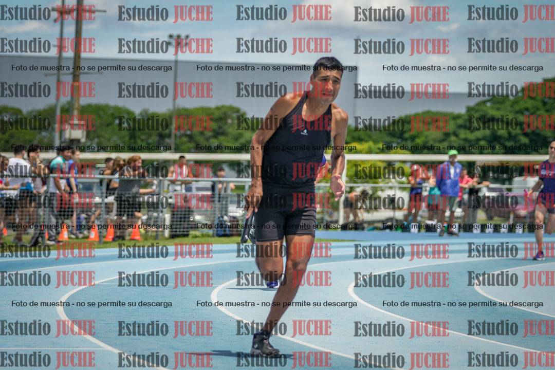 Fotos de la largada de los relevos 20' para running teams - serie 2
