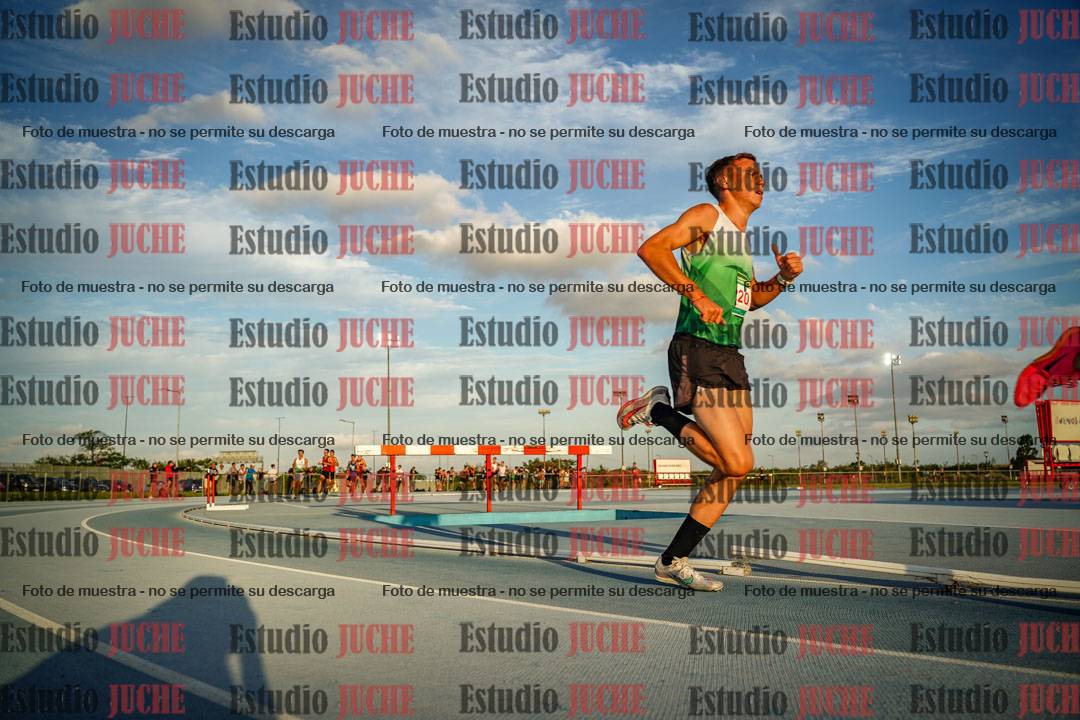 Fotos de los 3000 m llanos de varones
