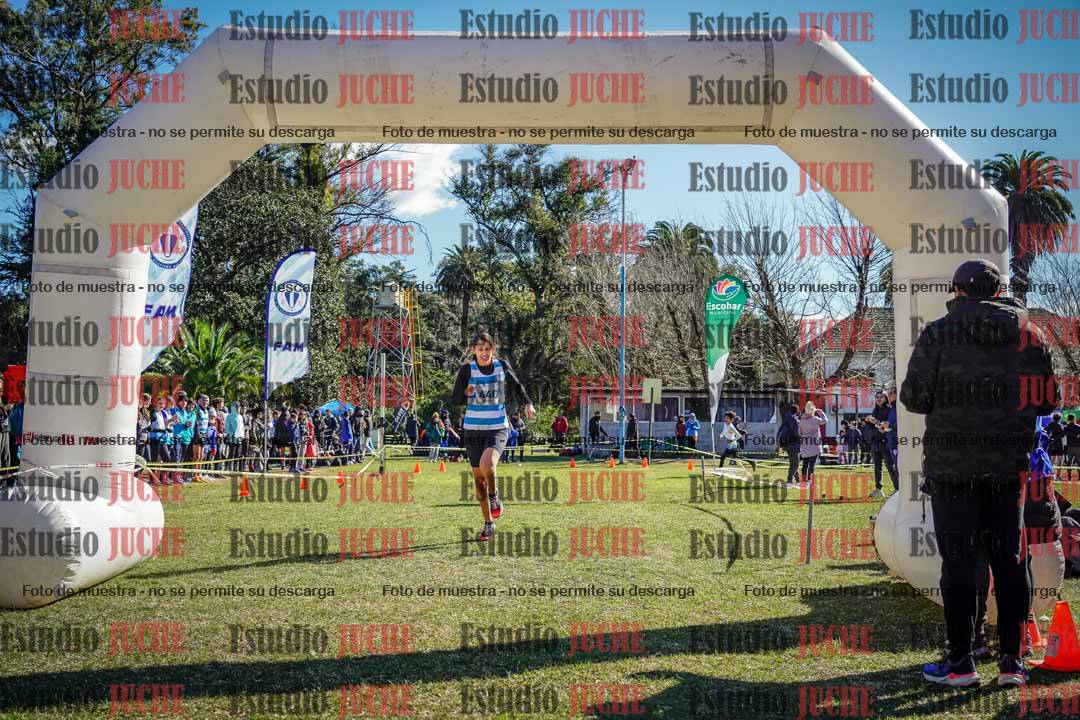 Fotos de la llegada del cross de 2000 m