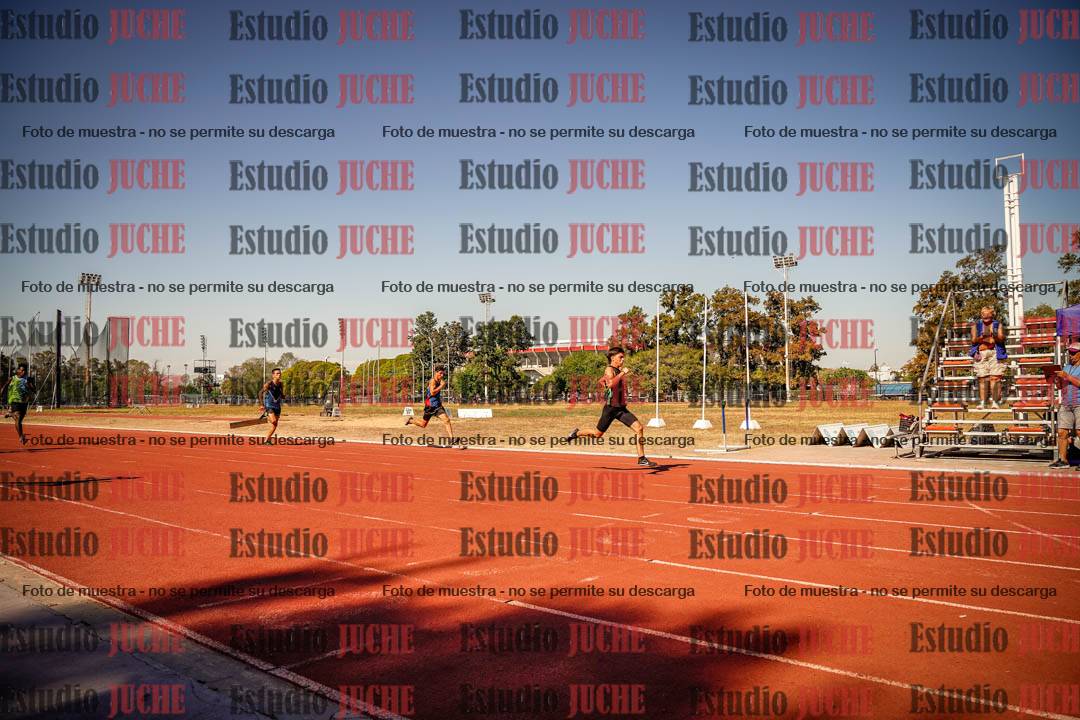 Fotos de los 200 m llanos de varones