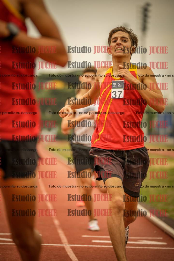 Fotos de los 800 m llanos de varones
