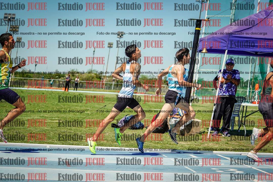 Fotos de los 800 m llanos de varones