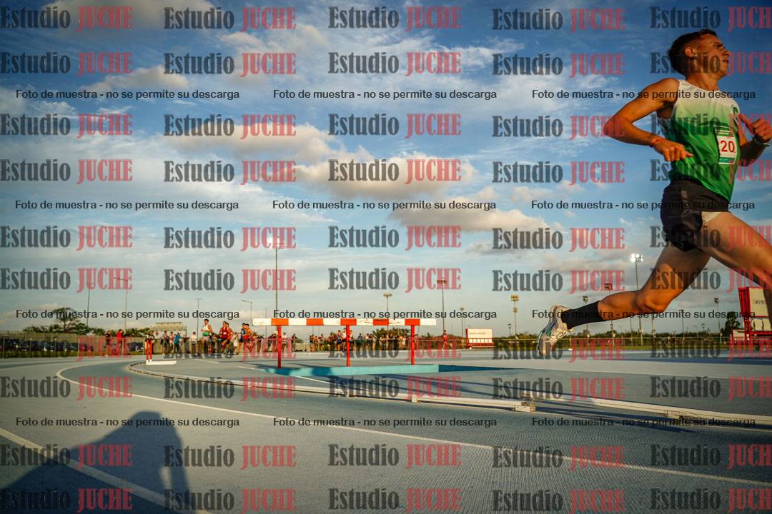Fotos de los 3000 m llanos de varones