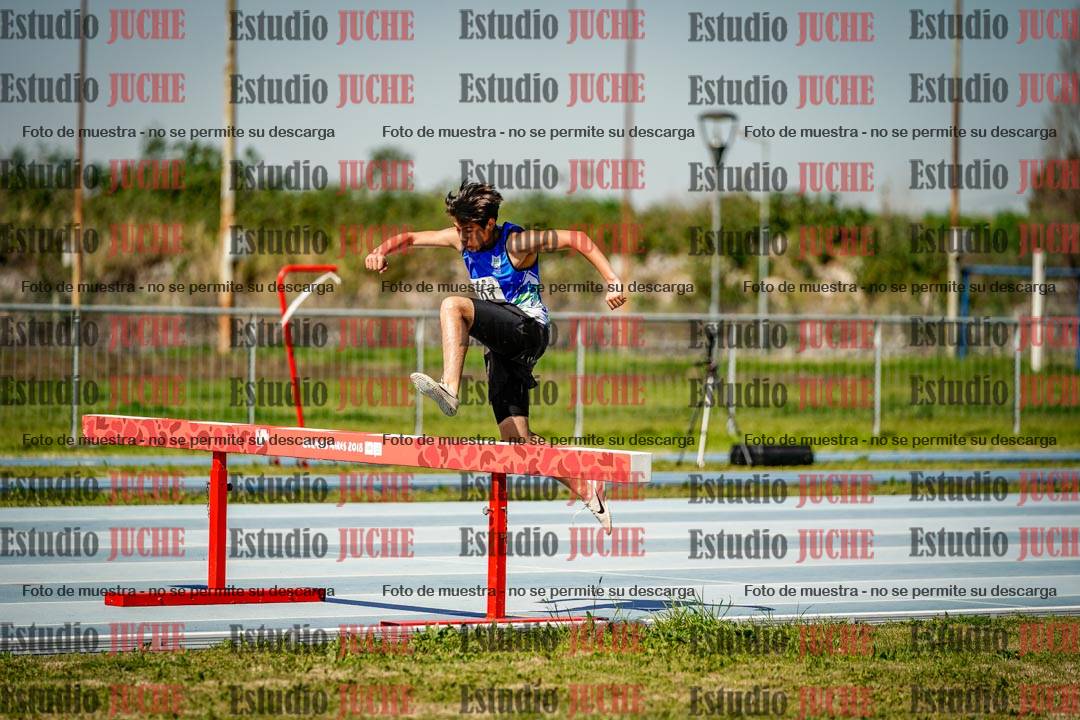Fotos de los 2000 m con obstáculos de varones