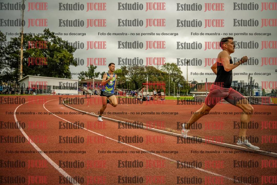 Fotos de los 800 m llanos de varones