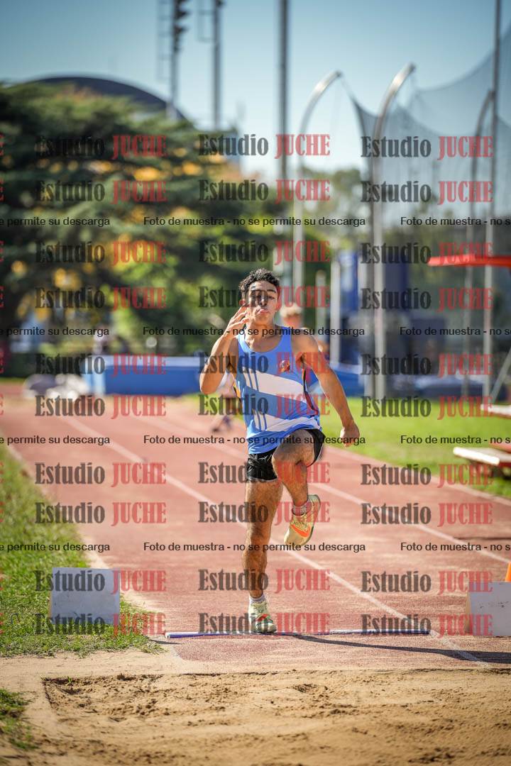 Fotos del salto en largo de varones - incluye U16