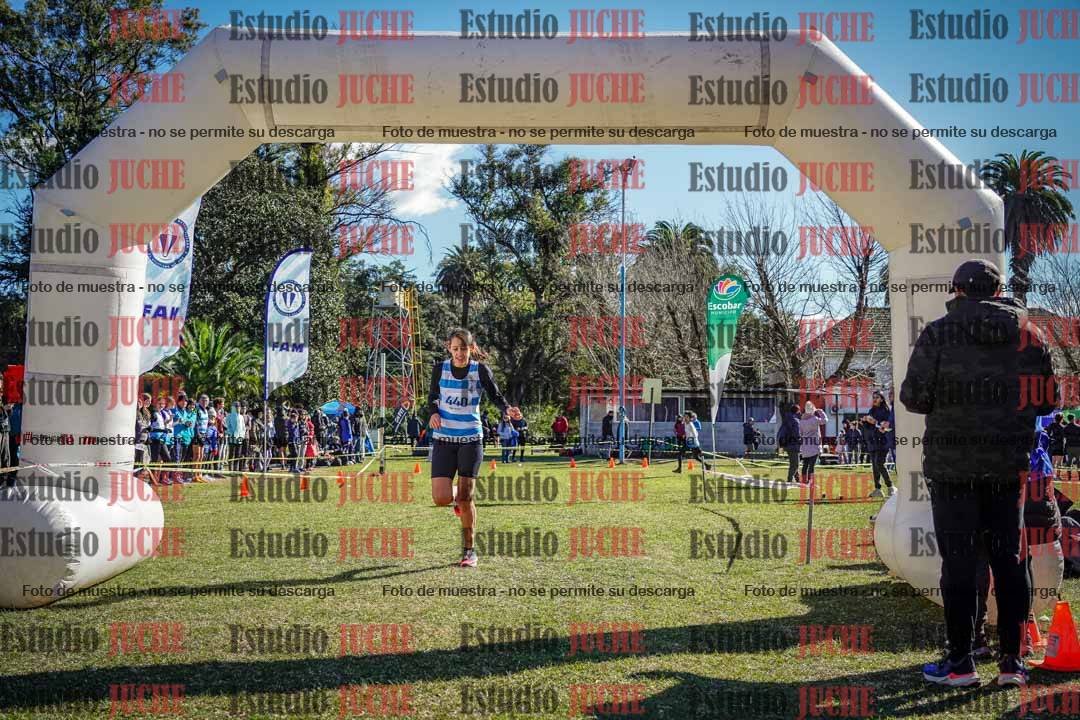 Fotos de la llegada del cross de 2000 m