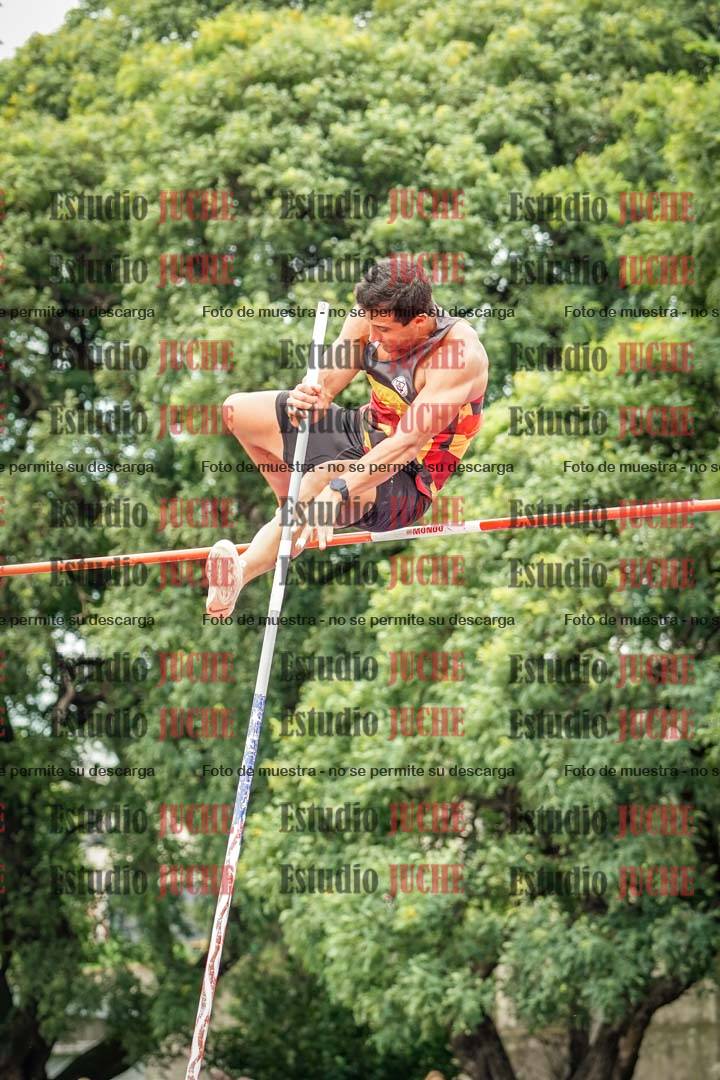 Fotos del salto con garrocha de varones - decatlón 8