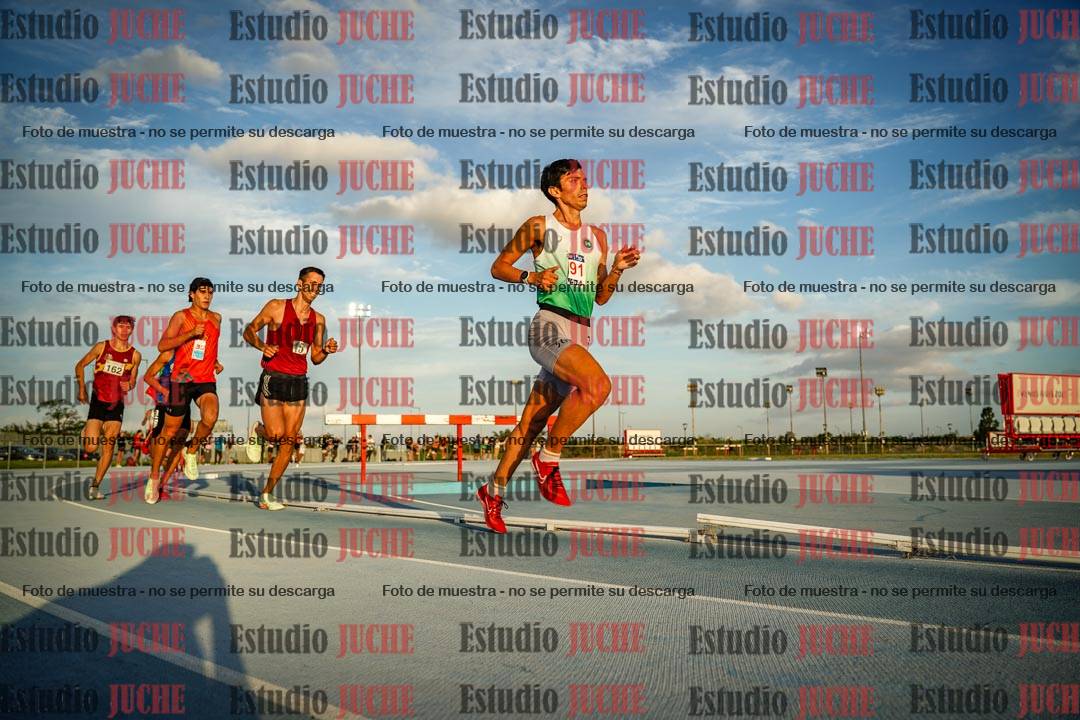 Fotos de los 3000 m llanos de varones