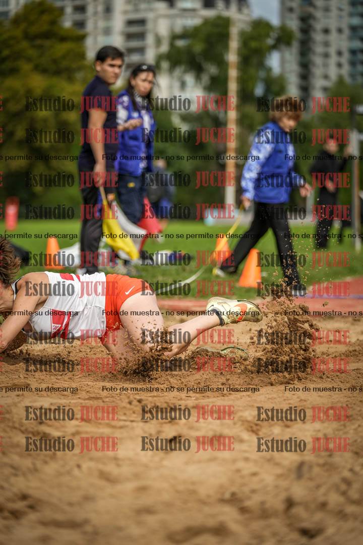 Fotos del salto en largo - mujeres mayores