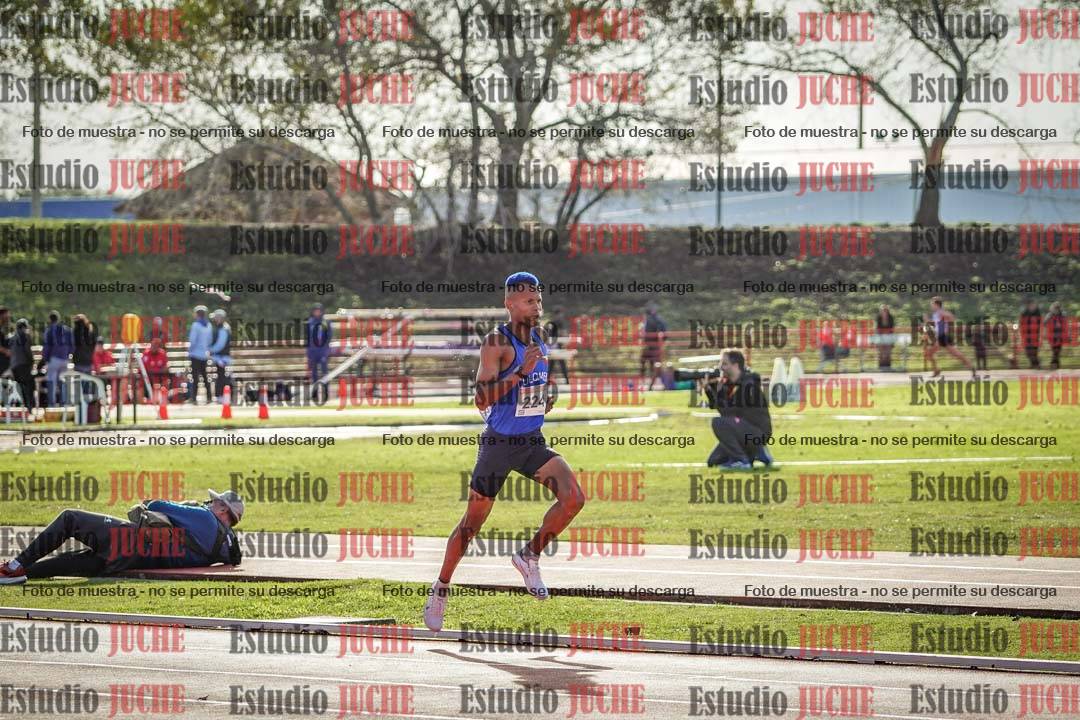 Fotos de los 3000 m con obstáculos de varones