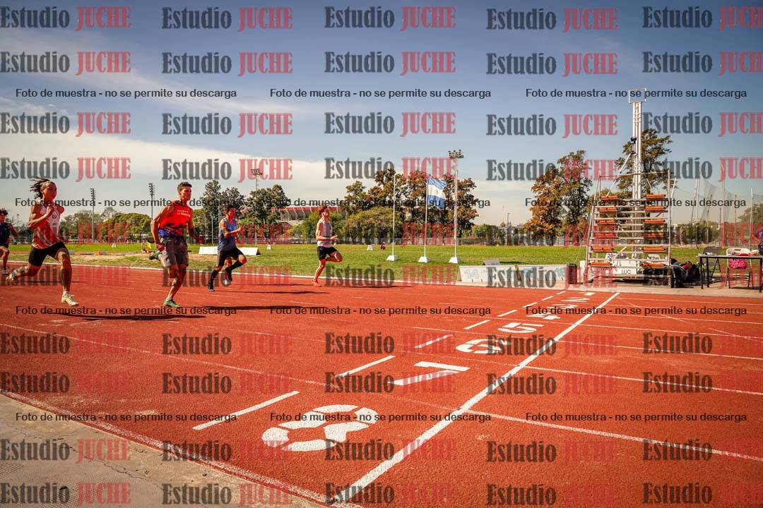 Fotos de los 100 m llanos de varones
