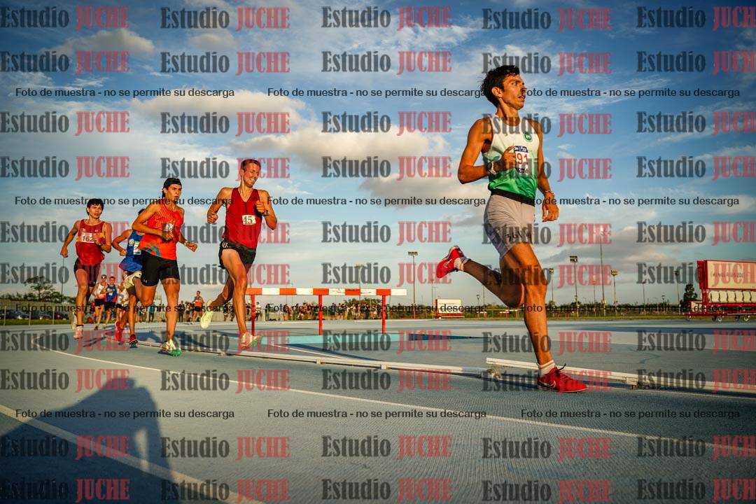 Fotos de los 3000 m llanos de varones