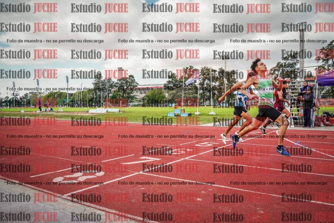 Fotos de los 400 m llanos de varones