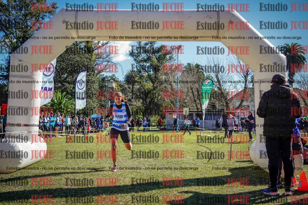 Fotos de la llegada del cross de 2000 m
