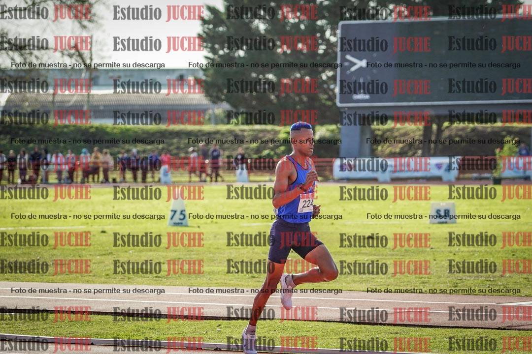 Fotos de los 3000 m con obstáculos de varones