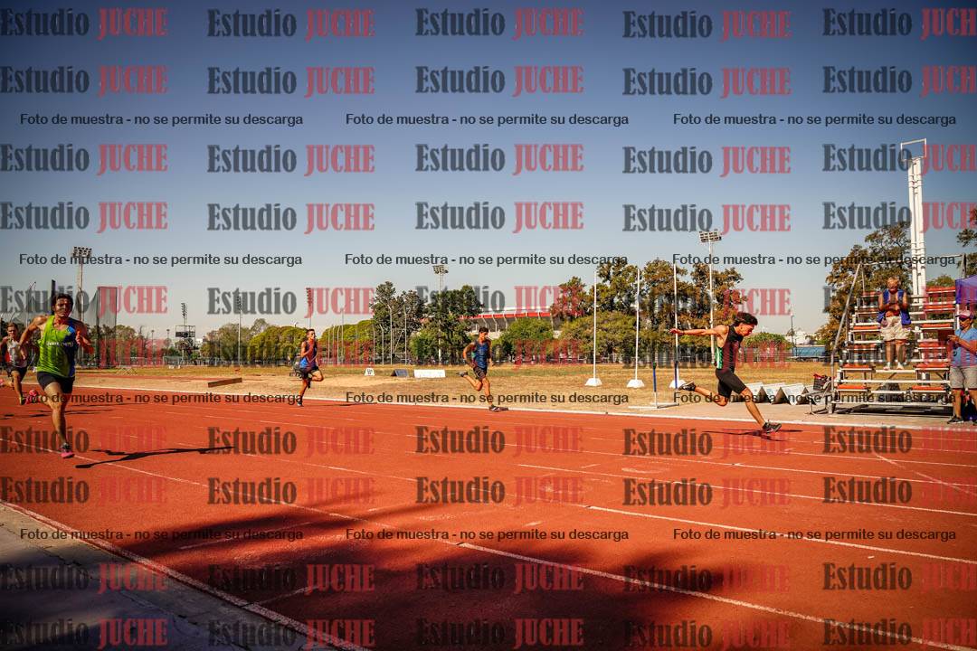 Fotos de los 200 m llanos de varones