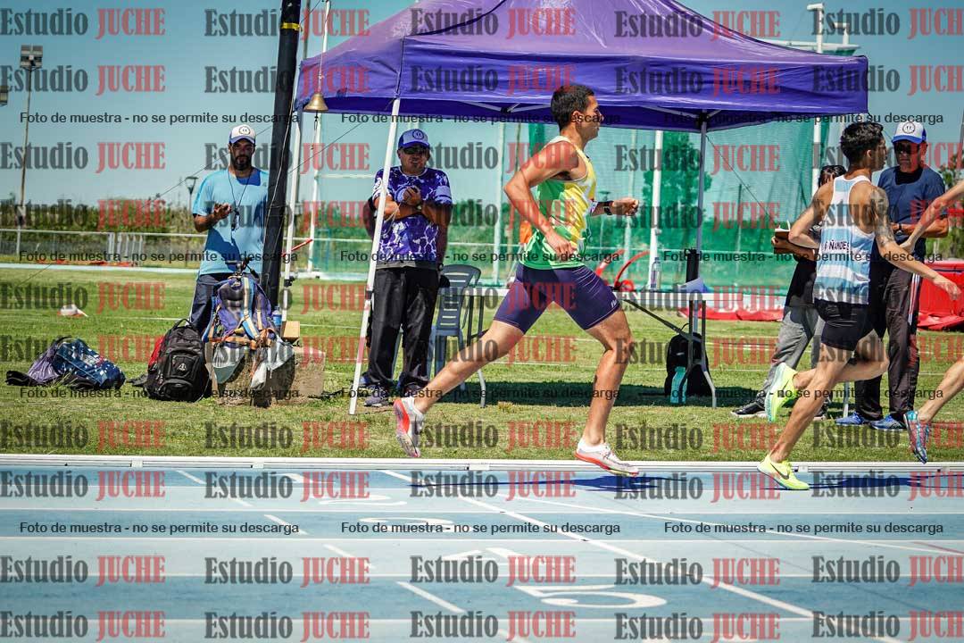 Fotos de los 800 m llanos de varones