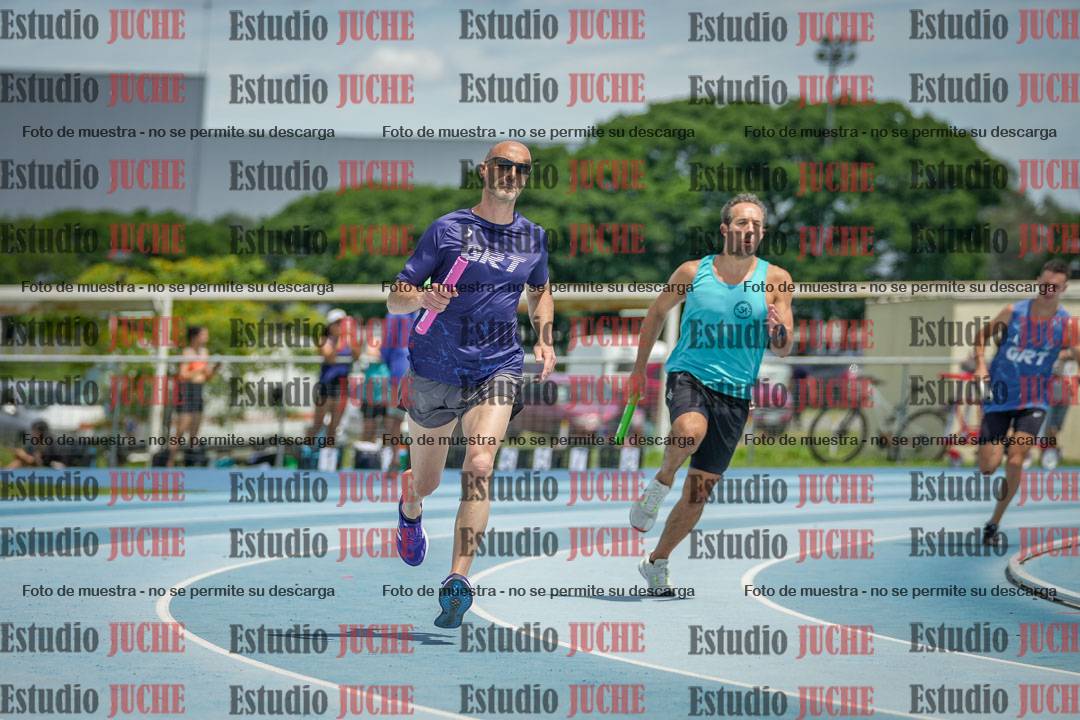 Fotos de la largada de los relevos 20' para running teams - serie 2