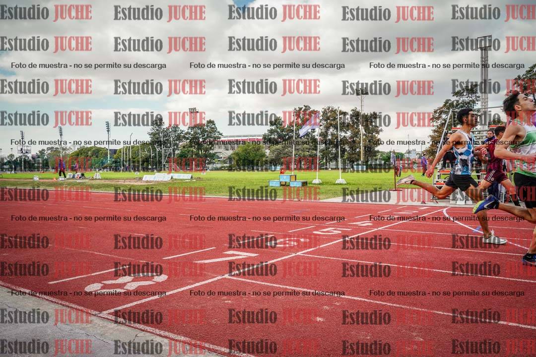 Fotos de los 400 m llanos de varones